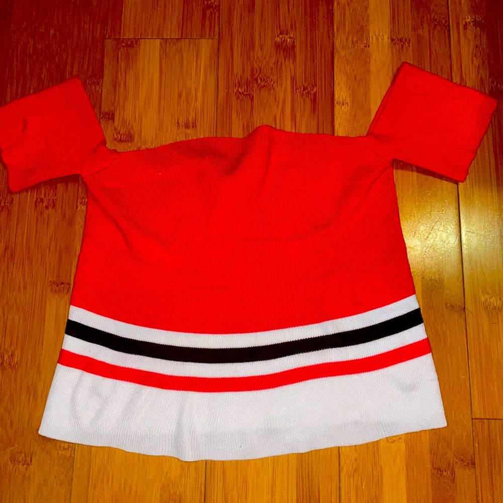 Hot Off the Shoulder Red Stripe Top Medium H&M